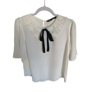 Zara blouse with embroidered collar, size XS, white, in excellent condition